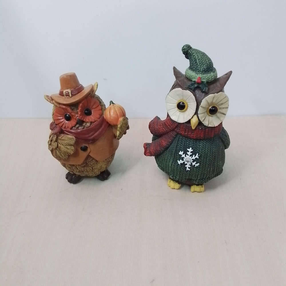 Set of 2 Resin Owls Thanksgiving Christmas Themed Figurines Decor - Picture 1 of 7